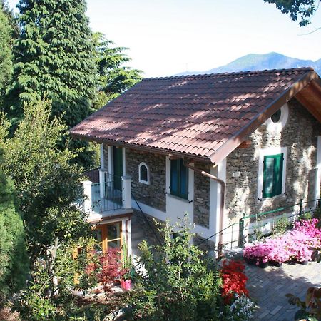 La Camelia D'Oro Appartement Oggebio Buitenkant foto