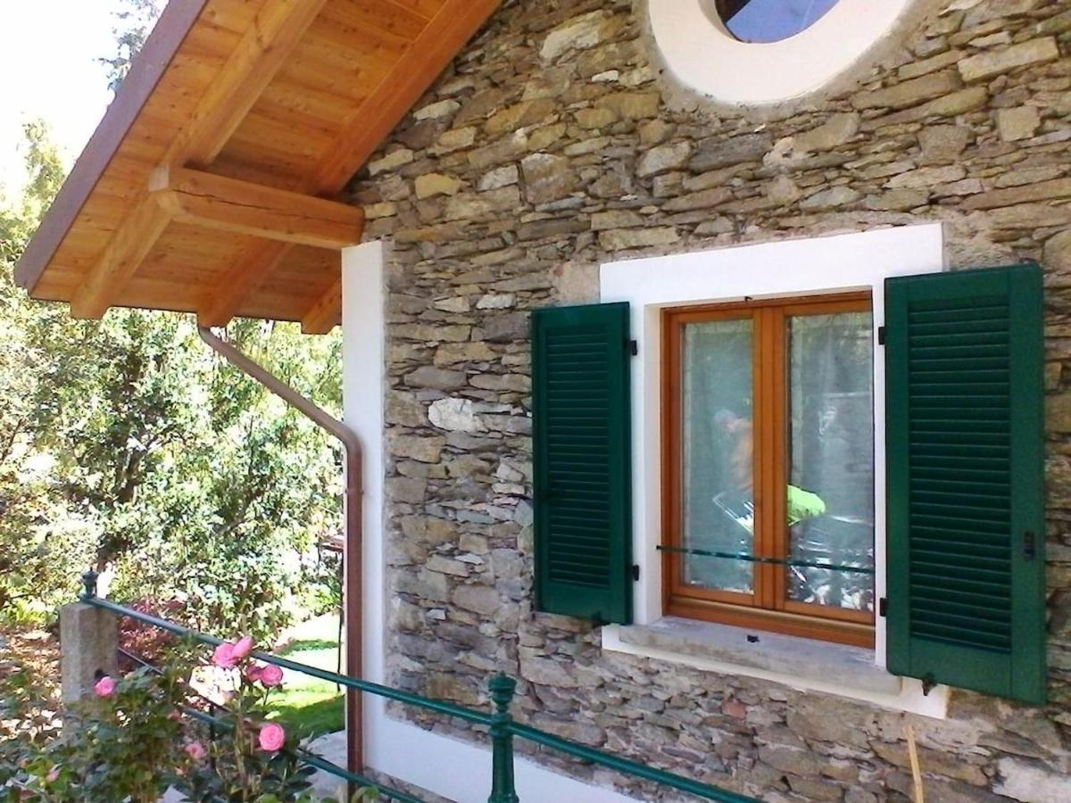 La Camelia D'Oro Appartement Oggebio Buitenkant foto