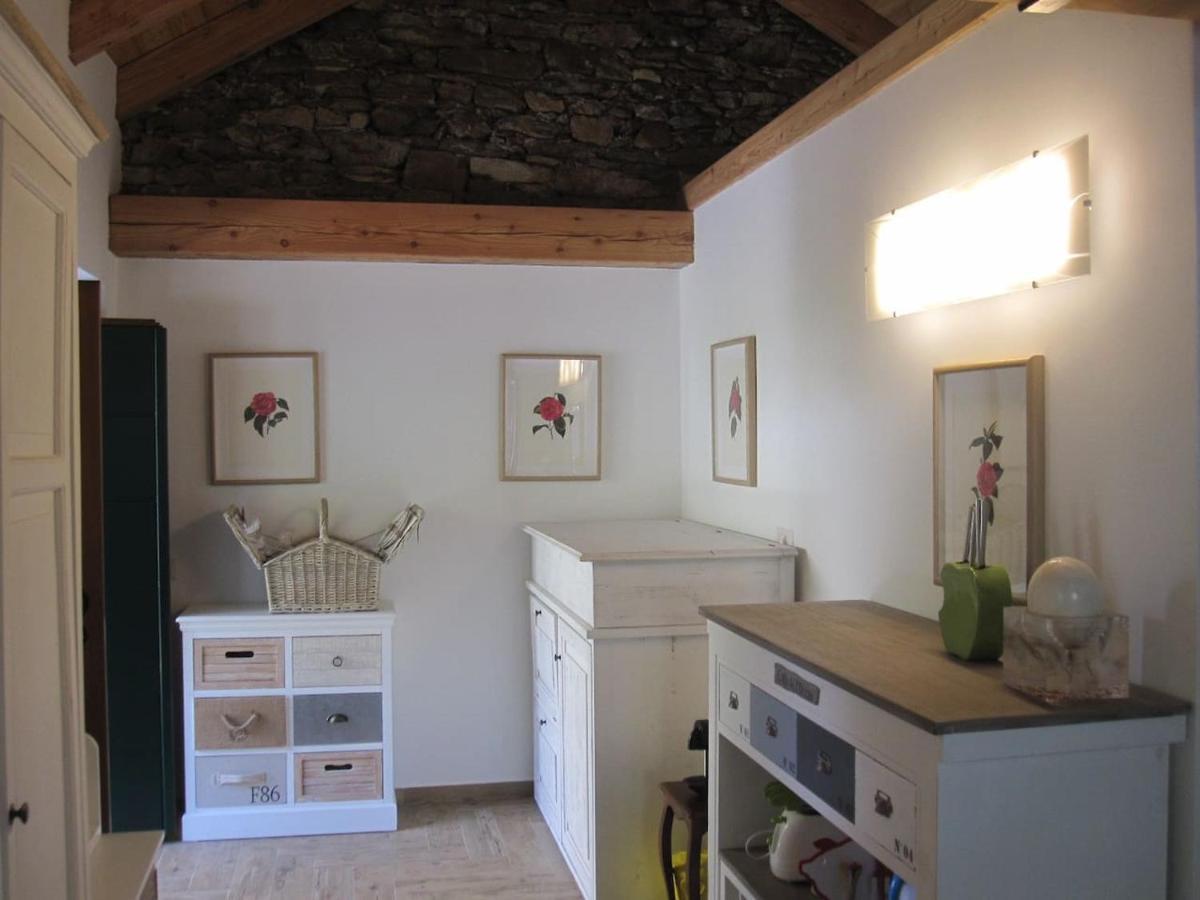La Camelia D'Oro Appartement Oggebio Buitenkant foto