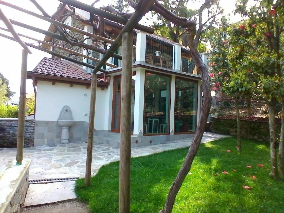 La Camelia D'Oro Appartement Oggebio Buitenkant foto