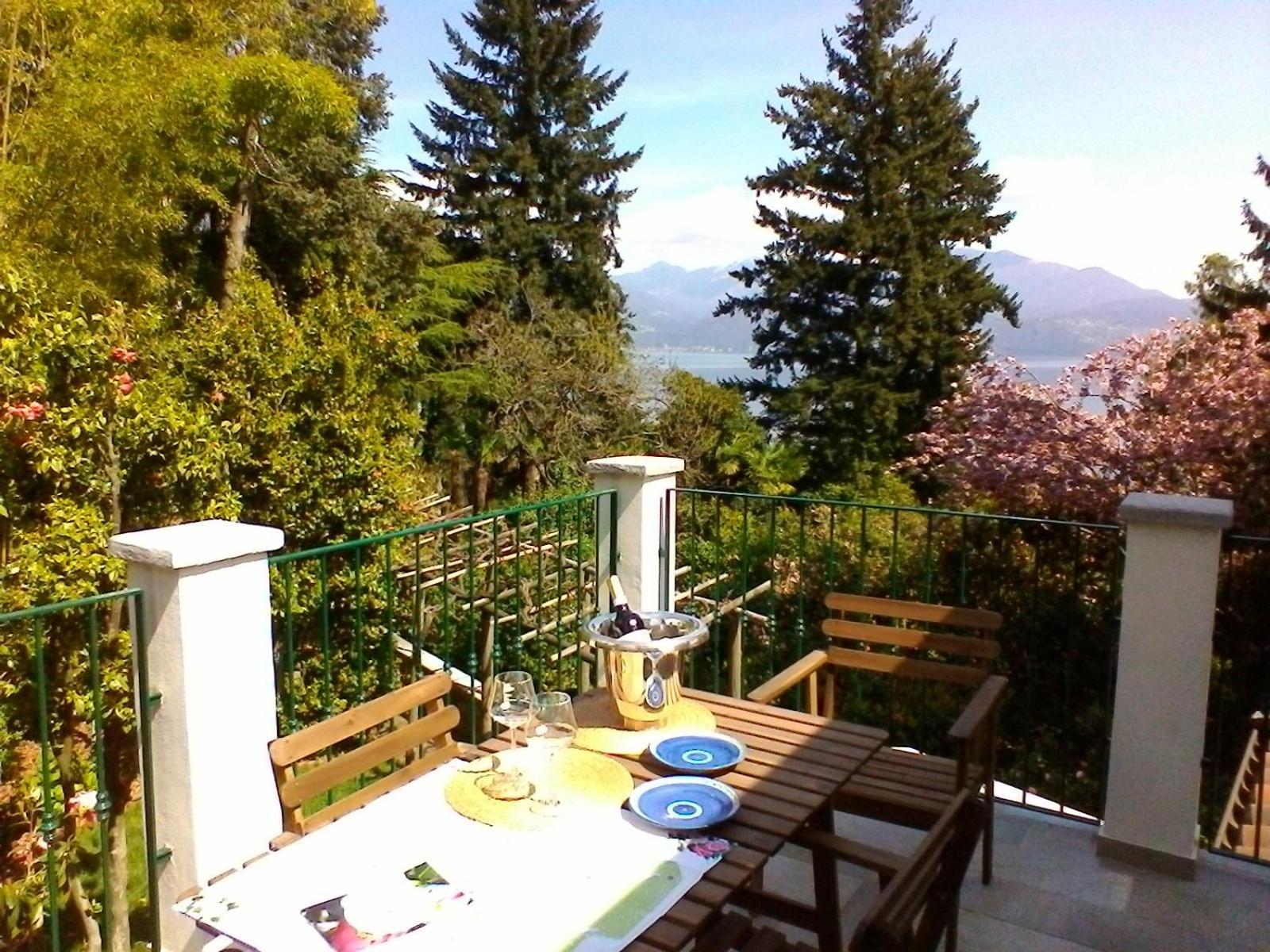 La Camelia D'Oro Appartement Oggebio Buitenkant foto